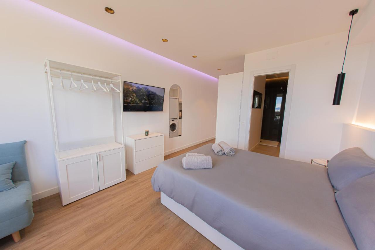 Modern Apartment With Stunning Views マルベーリャ エクステリア 写真