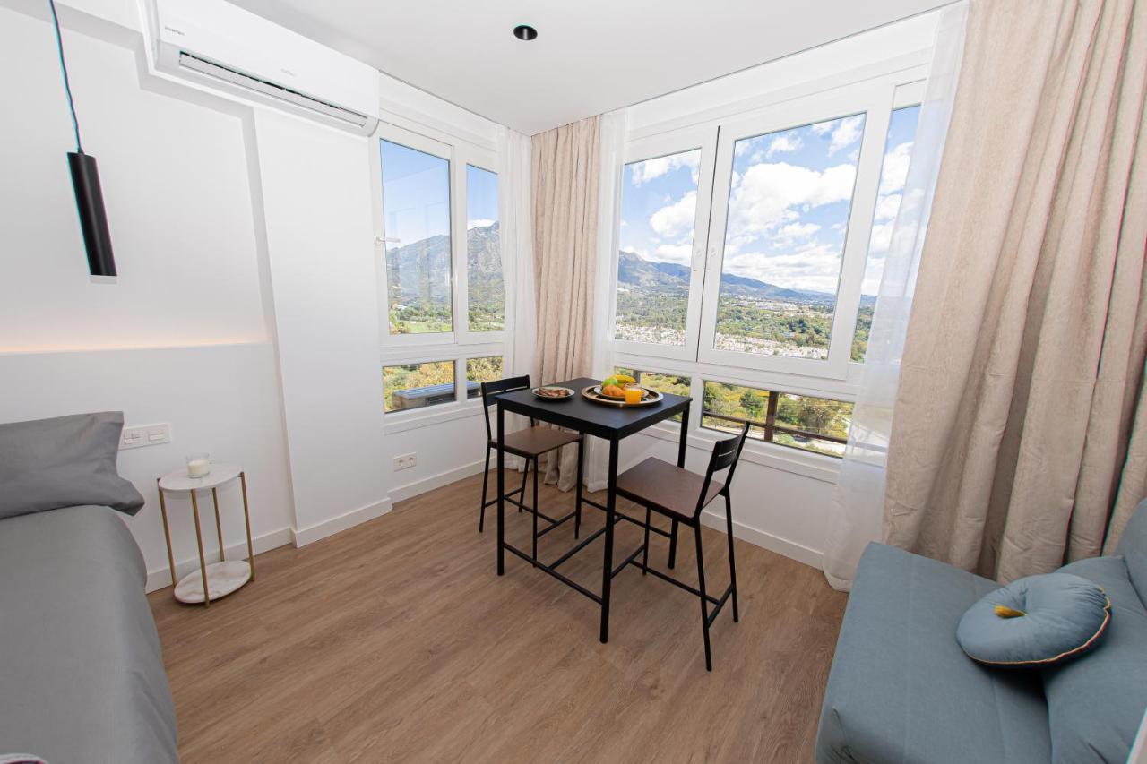 Modern Apartment With Stunning Views マルベーリャ エクステリア 写真