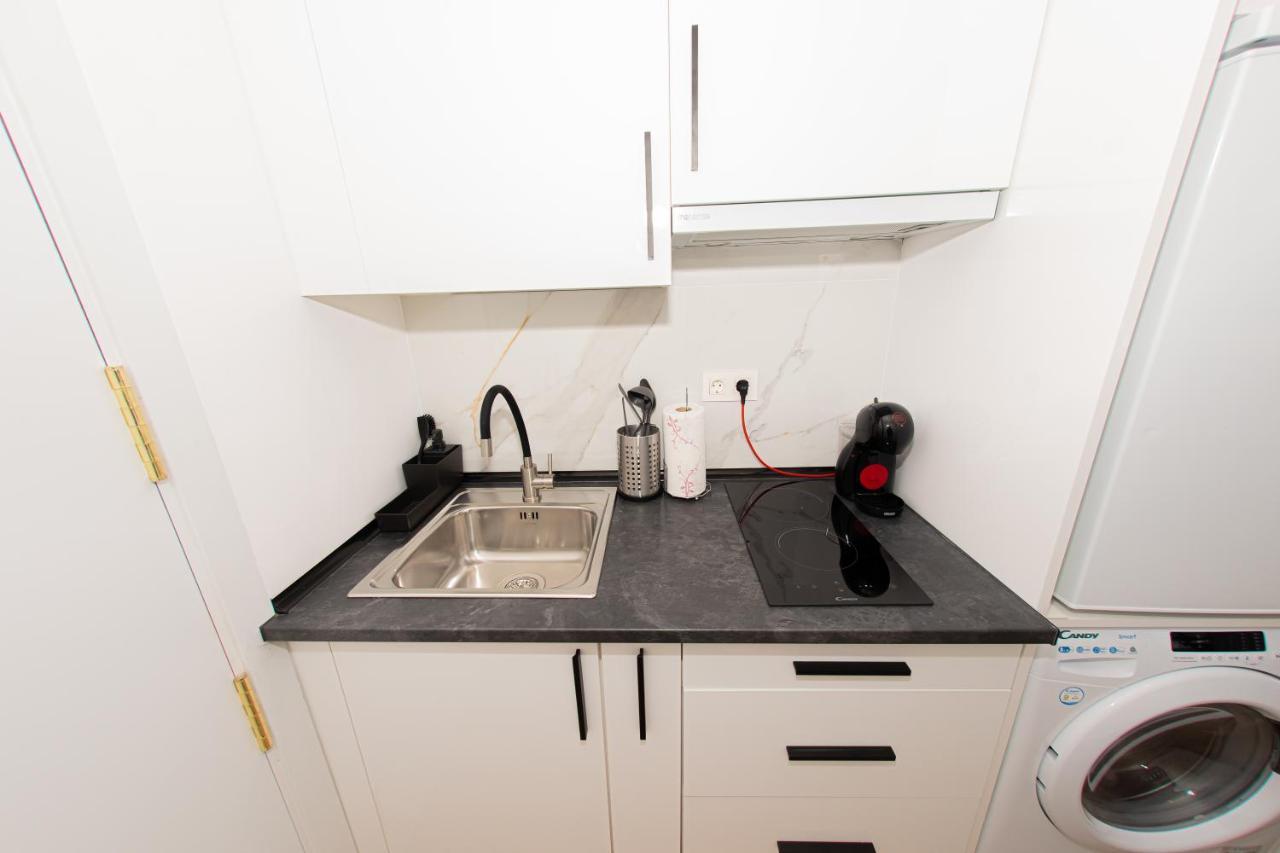 Modern Apartment With Stunning Views マルベーリャ エクステリア 写真