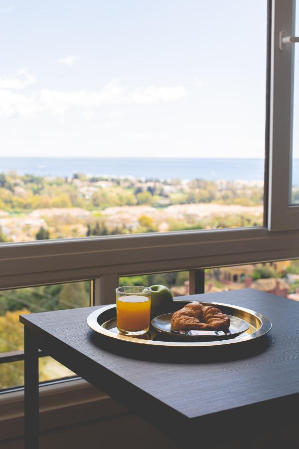 Modern Apartment With Stunning Views マルベーリャ エクステリア 写真